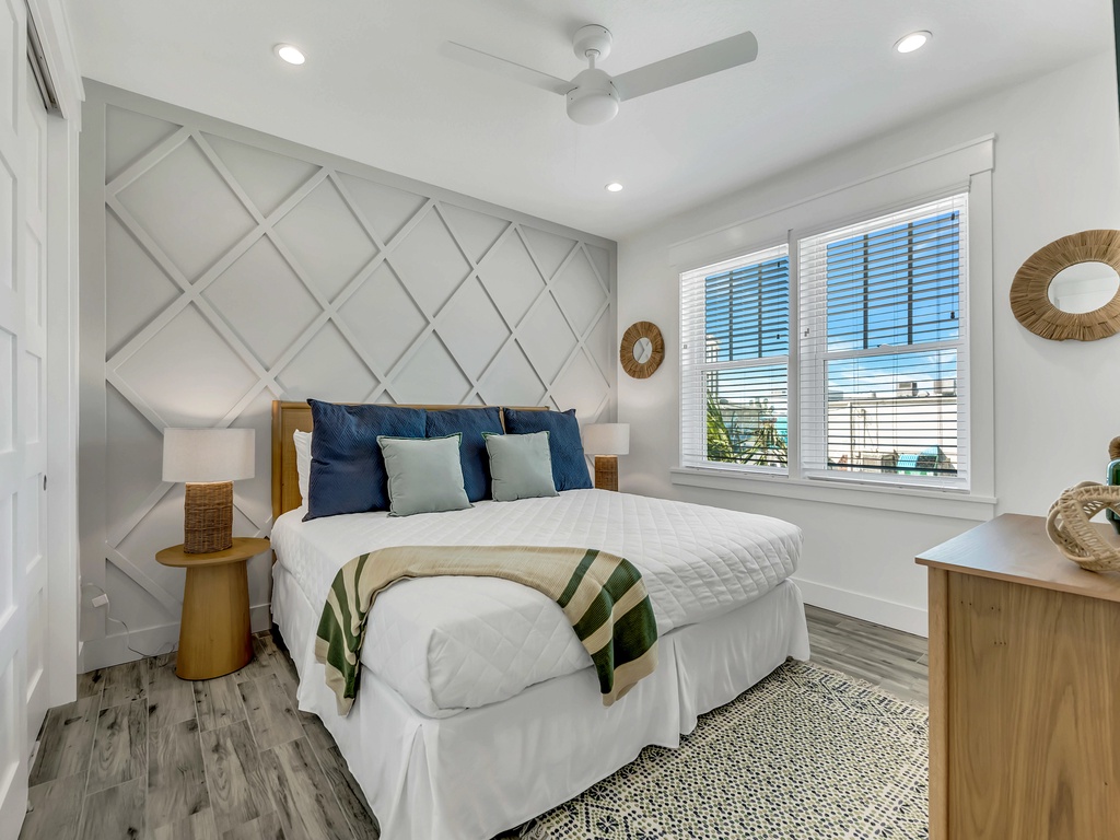 Additional Bedroom - King