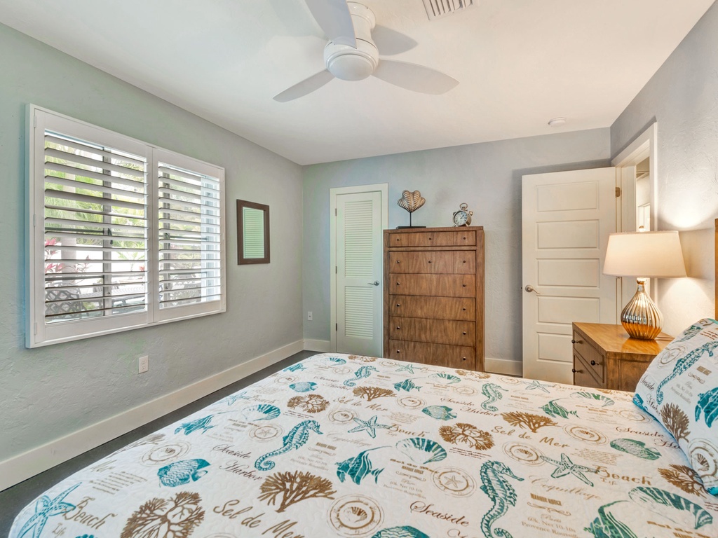 Third Bedroom, King bed