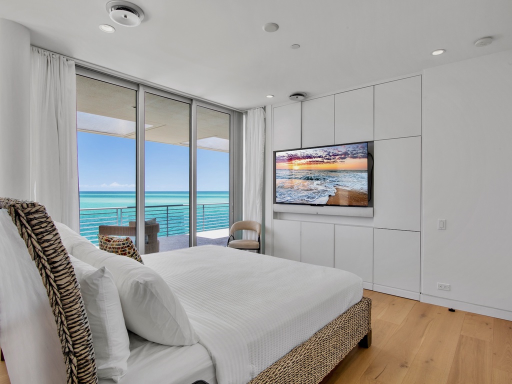 Fourth Bedroom, King