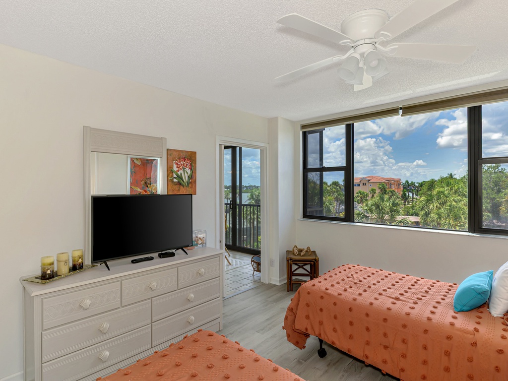 Second Bedroom, Two Twin beds with TV