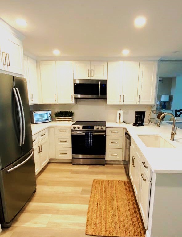 Fully equipped modern kitchen