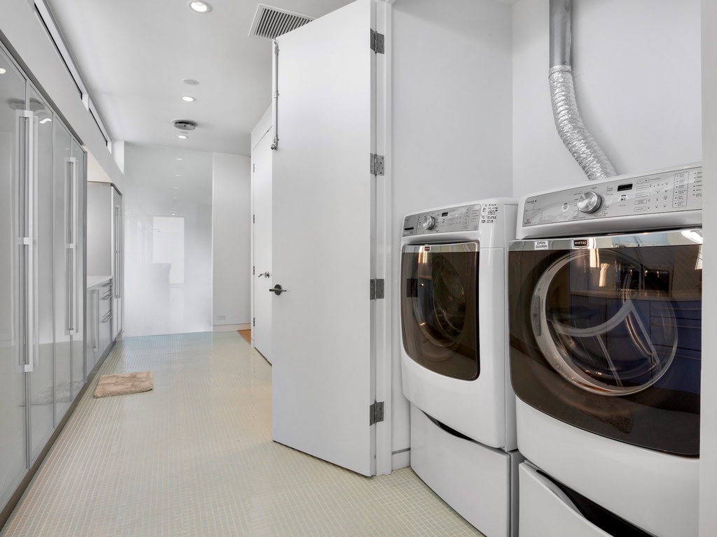 Washer and Dryer, Fourth Floor