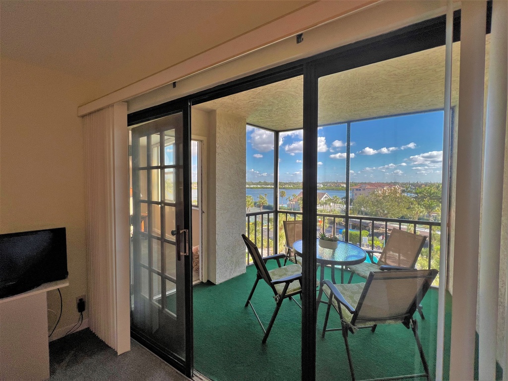 Screened-in Balcony