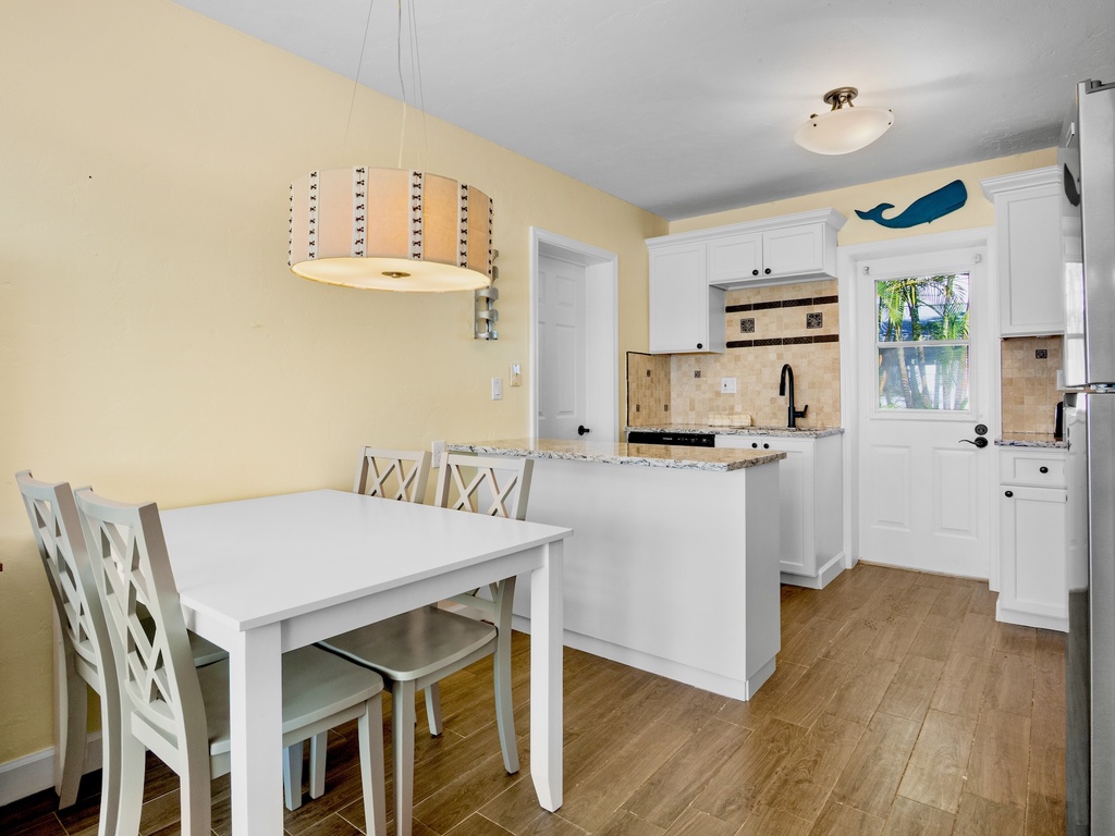 Dining table, Seats four