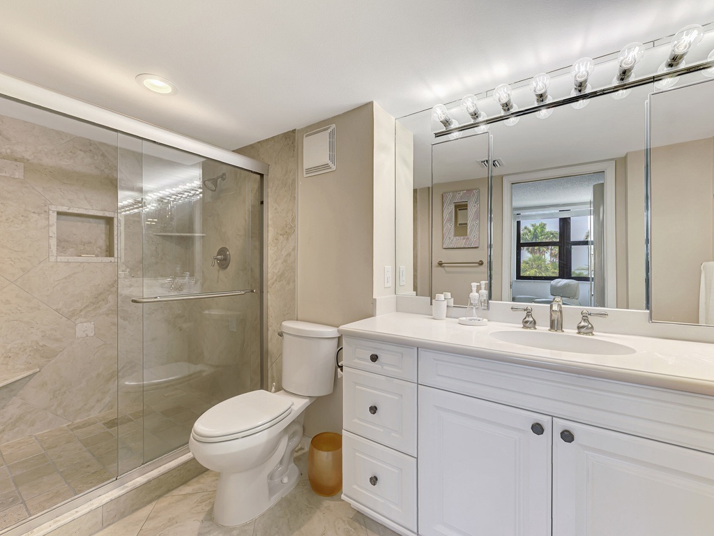 Primary Bathroom, Ensuite