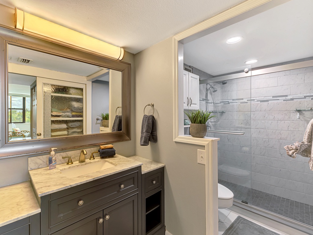 Primary Bathroom, Ensuite