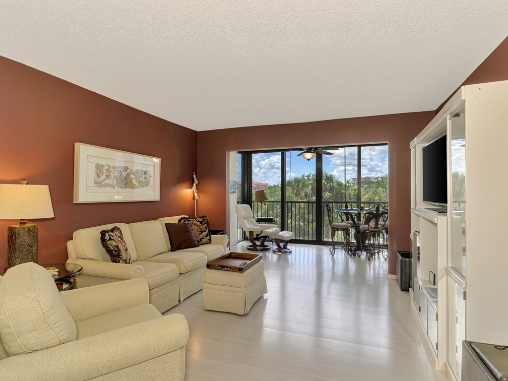 Harbor Towers 303