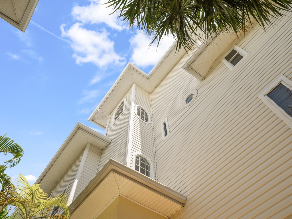 Island Sun by Siesta Key Luxury Rental Properties