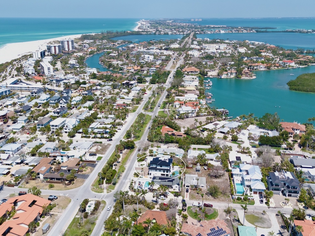 Aqua Breeze by Lido Key Vacations