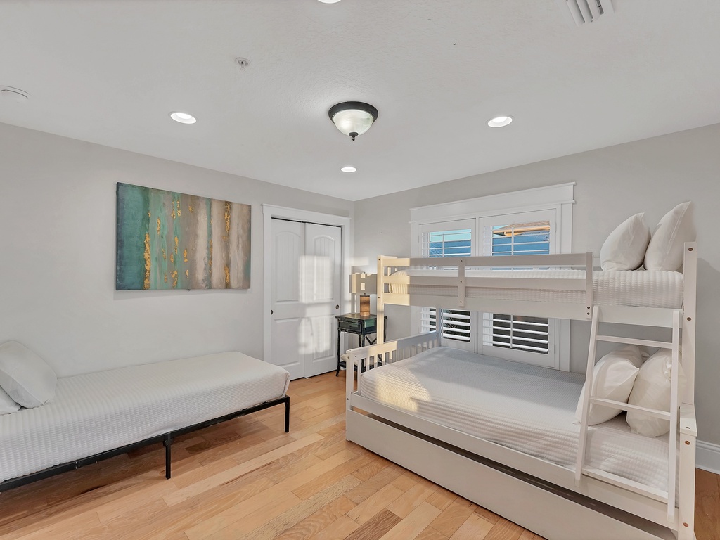 Seventh Bedroom, Twin/Full Bunk, Twin Trundle