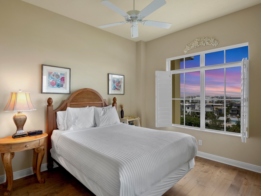 Third Bedroom, Queen