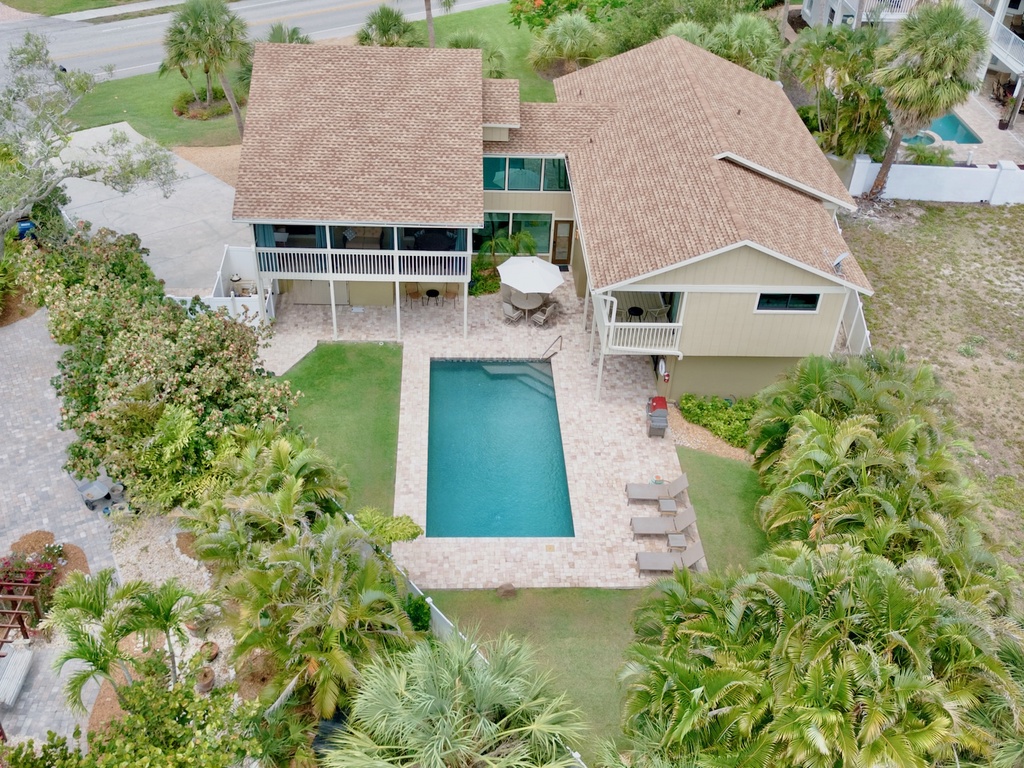 The Midnight Turtle by Siesta Key Luxury Rental Properties