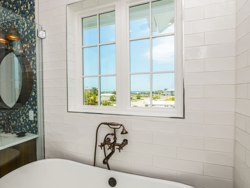 Master Bathroom - Bathtub