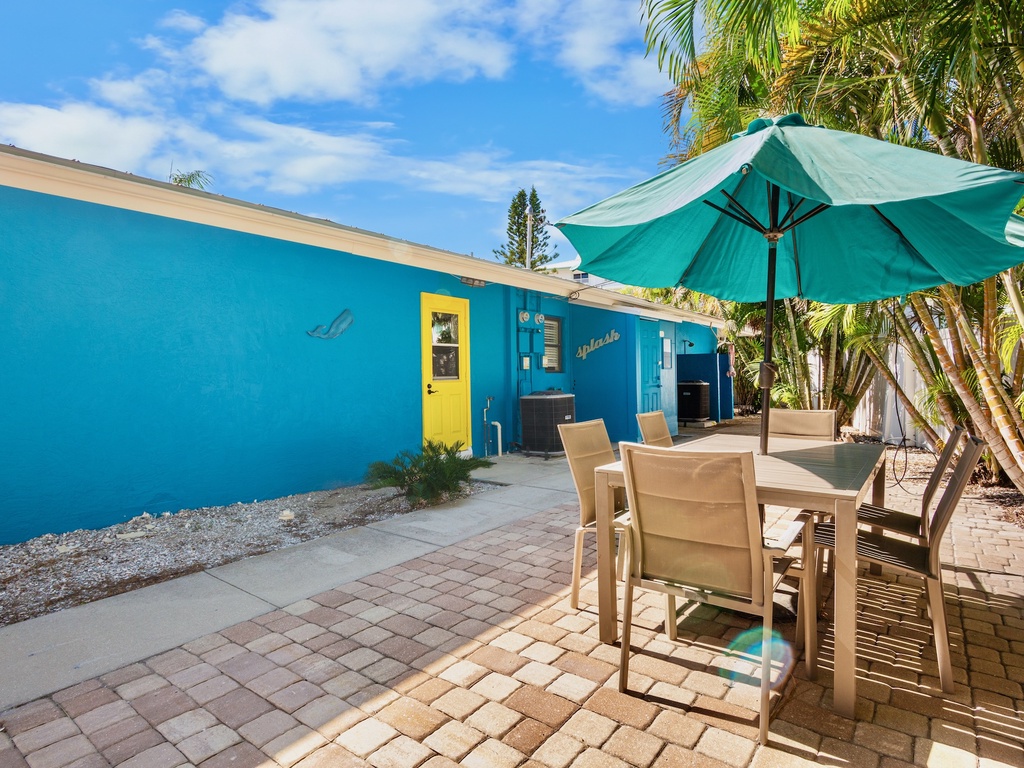 Outdoor Dining Space