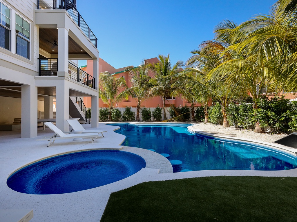 Private Pool and Spa