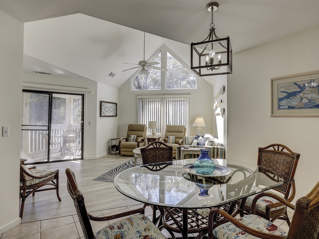 Colonnade Club 206 Photo