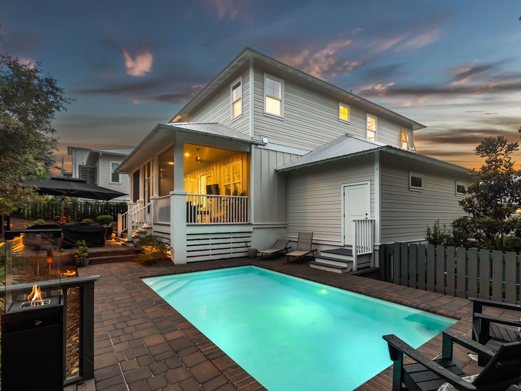 ALMONDWalks on Water 9’4″ Blue Mountain Beach 