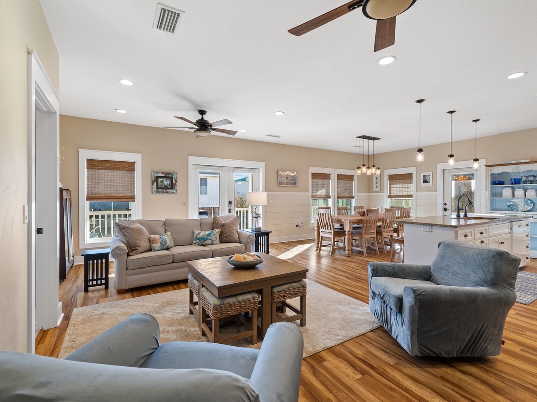 Open Floor Plan, Living Room into the Kitchen