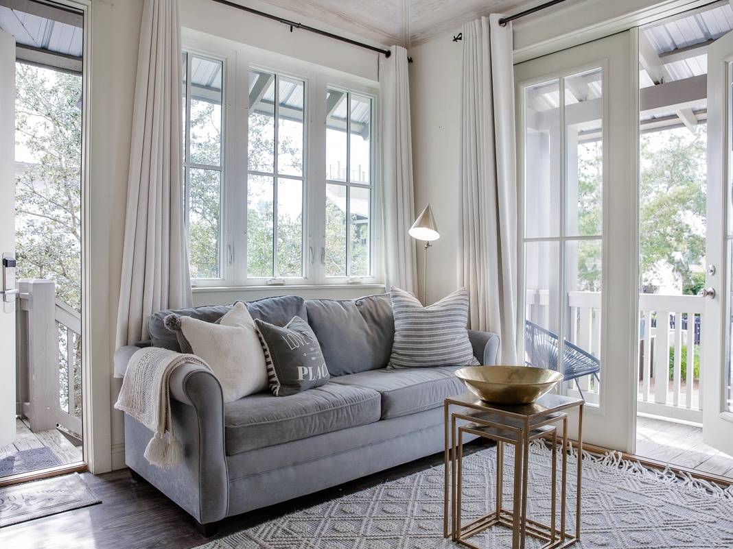 Carriage House: Living Area