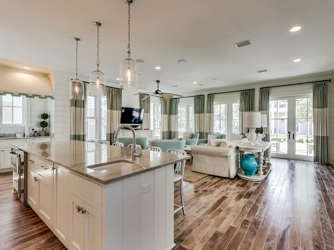 First Floor: Kitchen