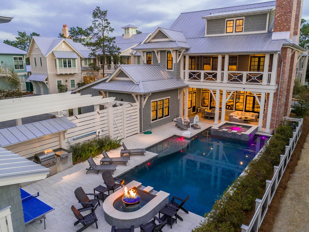 "Vermillionaire" Private Pool