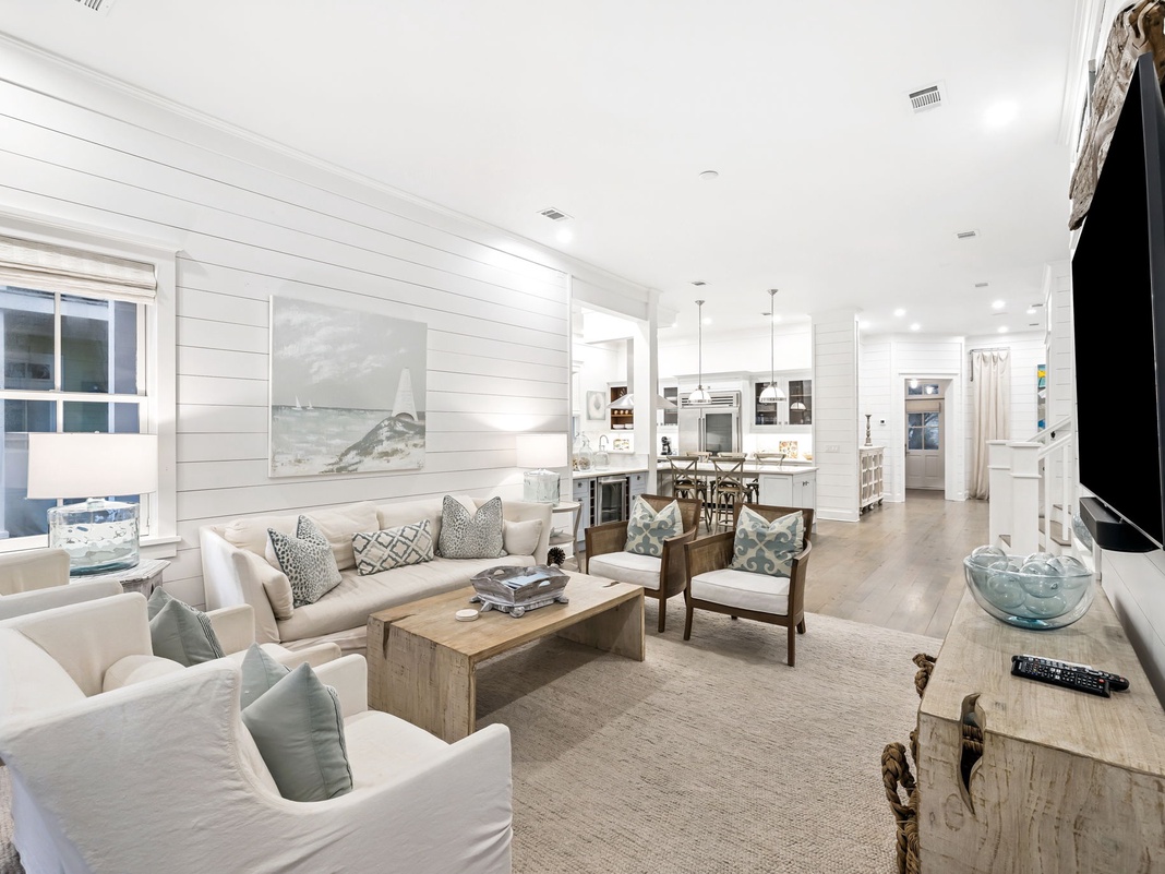 Array_146SilverLaurelWay-13