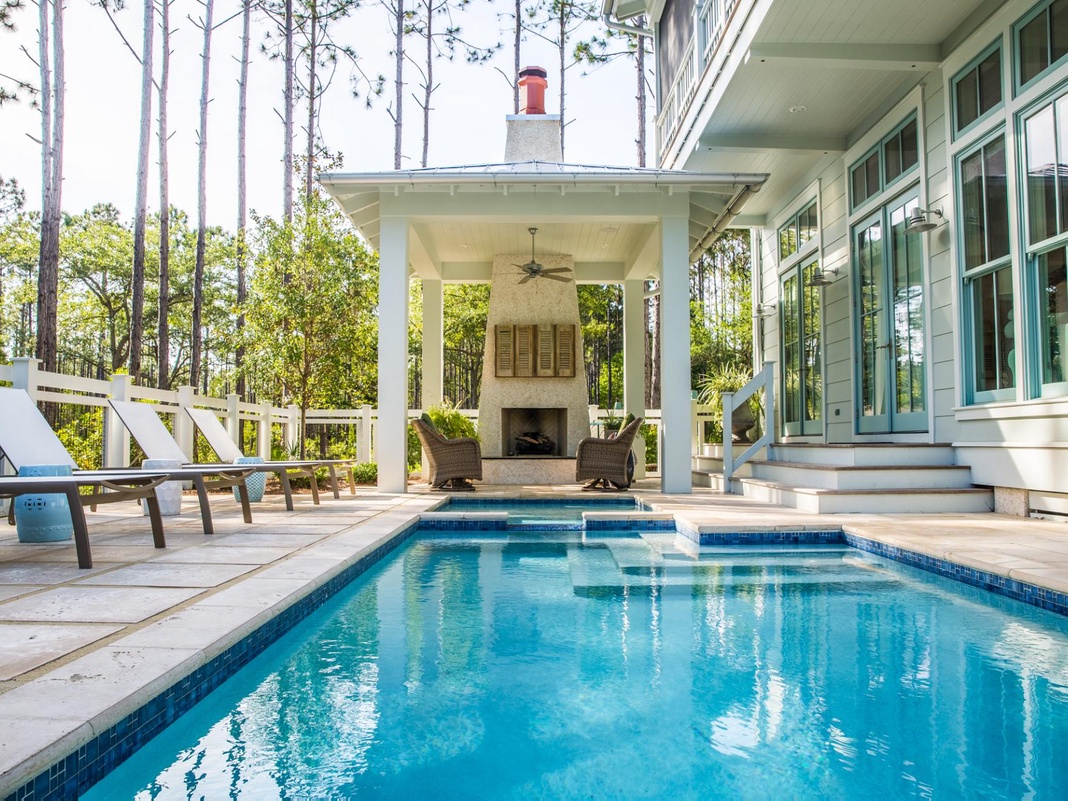 "Seven Saturdays" Private Pool and Outdoor Living Area