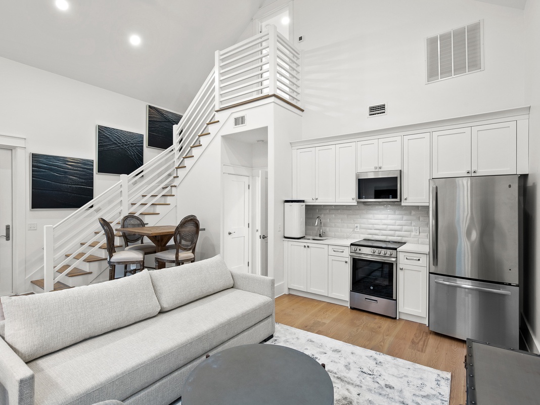 Carriage House: Living Area