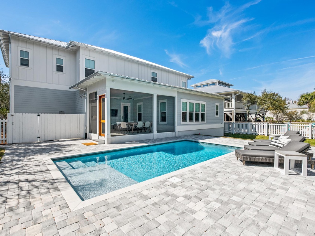 Private Pool w/ 8 Lounge Chairs