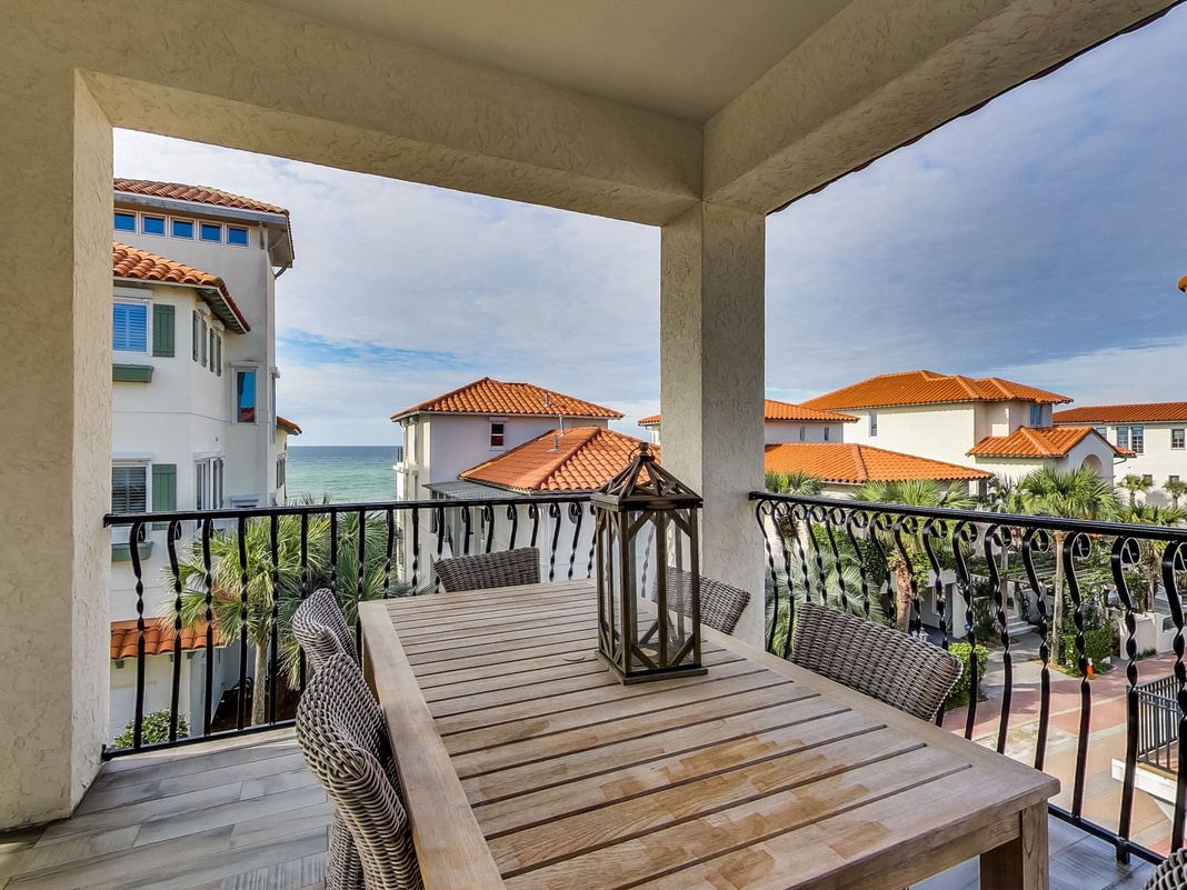 Third Floor: Balcony