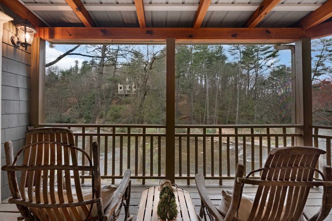 The Lodge on Cartecay - Entry Level Deck