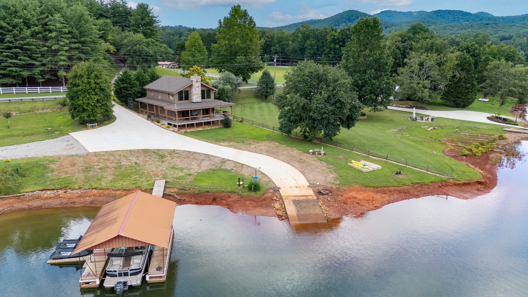 Lazy Lake Loft - Beautiful Lake Nottely Property Offers Private Boat Ramp