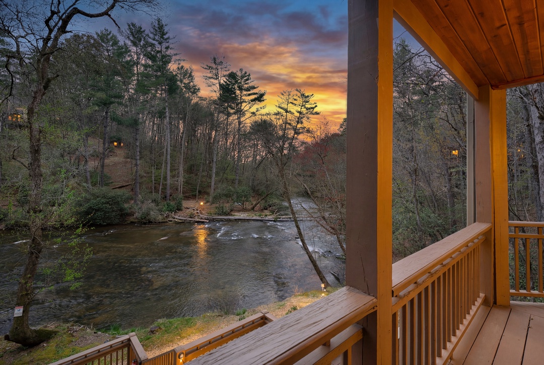 The Lodge on Cartecay - Entry Level Deck Views