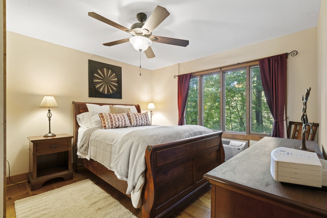 Sconti Ridge Hideaway - Entry Level Queen Suite