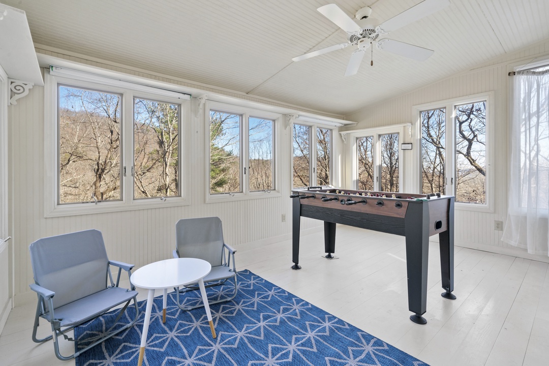 Mountain Retreat by The Stream - Upper Level Entertainment Sun Room