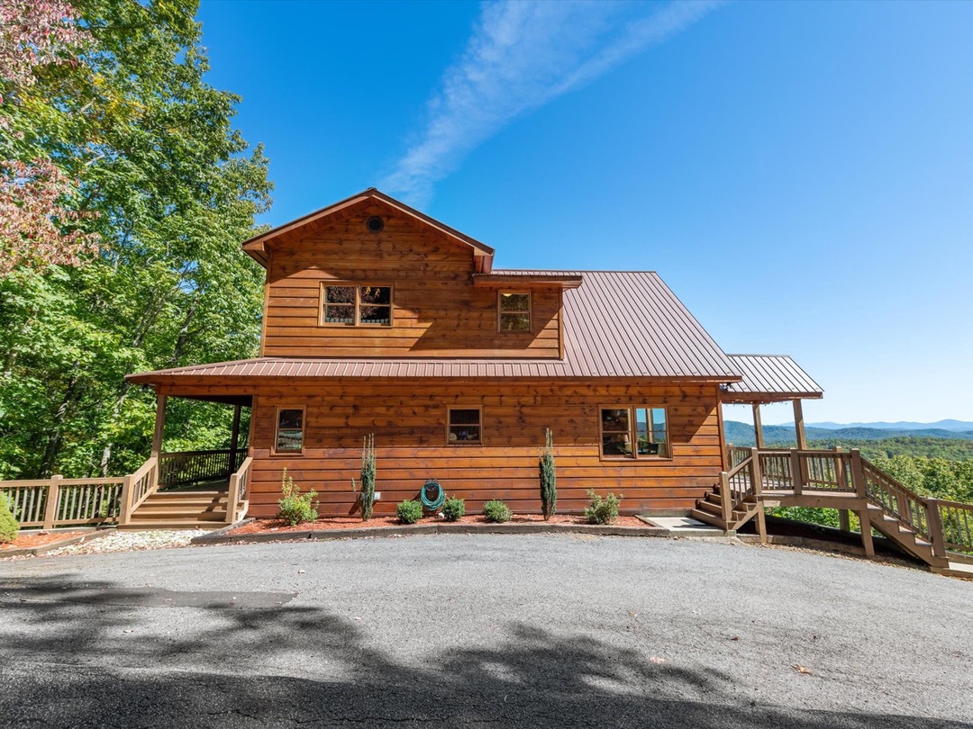 Rising Star Lodge - Front View