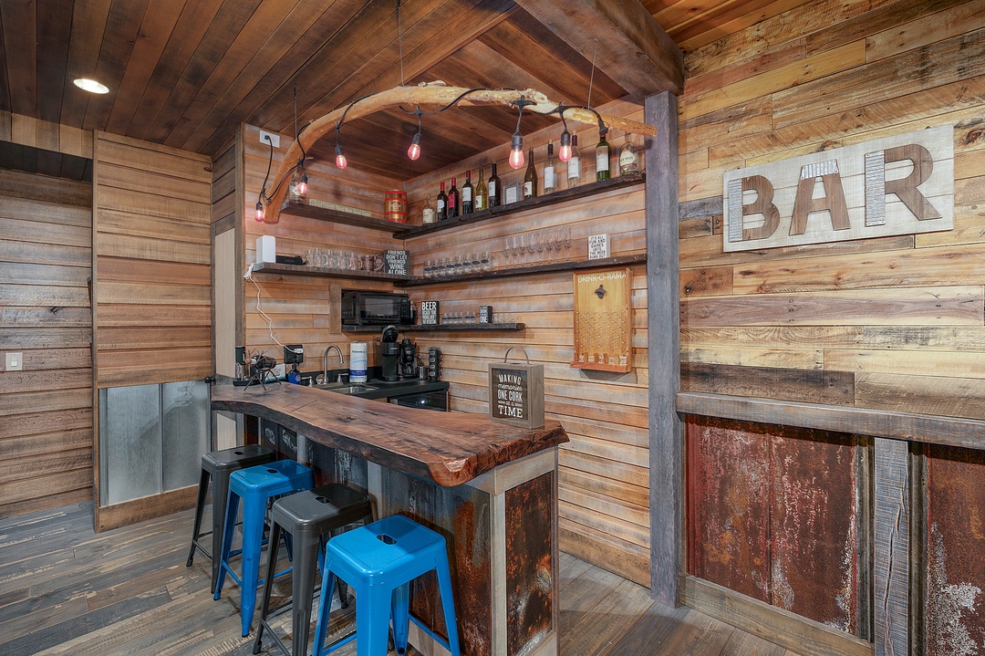 Rustic Barrel - Lower Level Entertainment Area