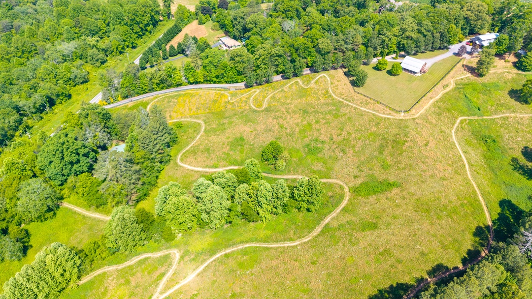 Moonlight Retreat - Hiking/Walking/Mountain Biking Trail on-site