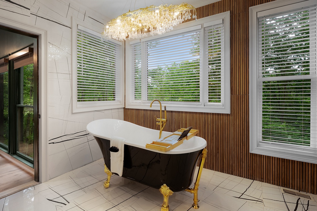 Modern Marble - Middle Level Primary King Suite Full Bathroom