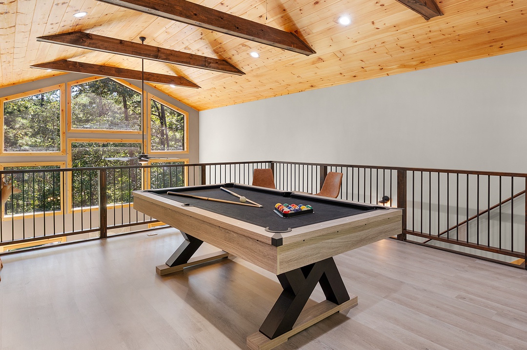 The West Nest - Upper Level Loft Entertainment Area