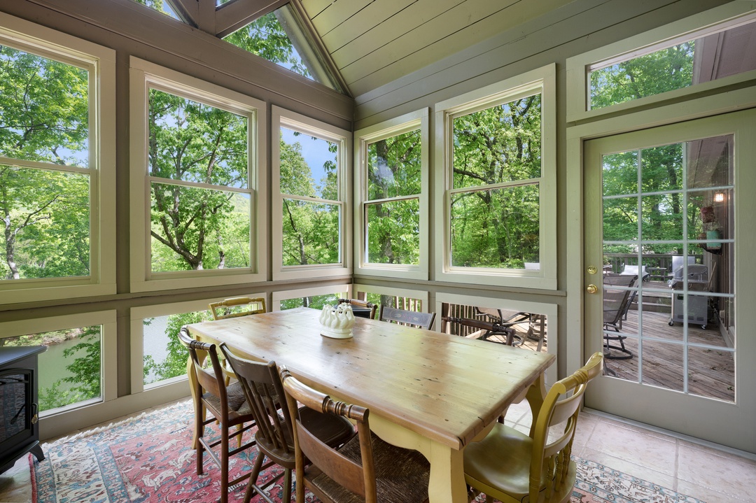 Lake Escape - Entry Level Sun Room
