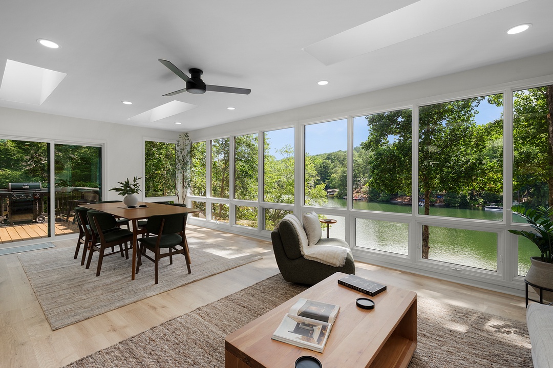 Silverlake Pointe - 4 Seasons Room