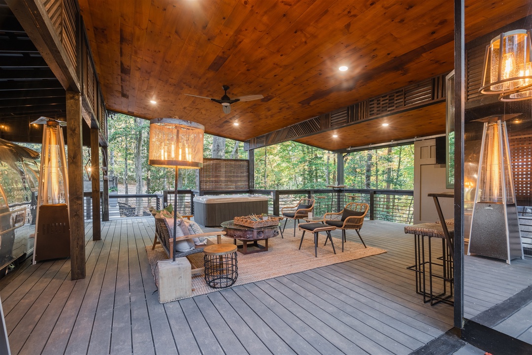 Easy Tiger - Outdoor living space