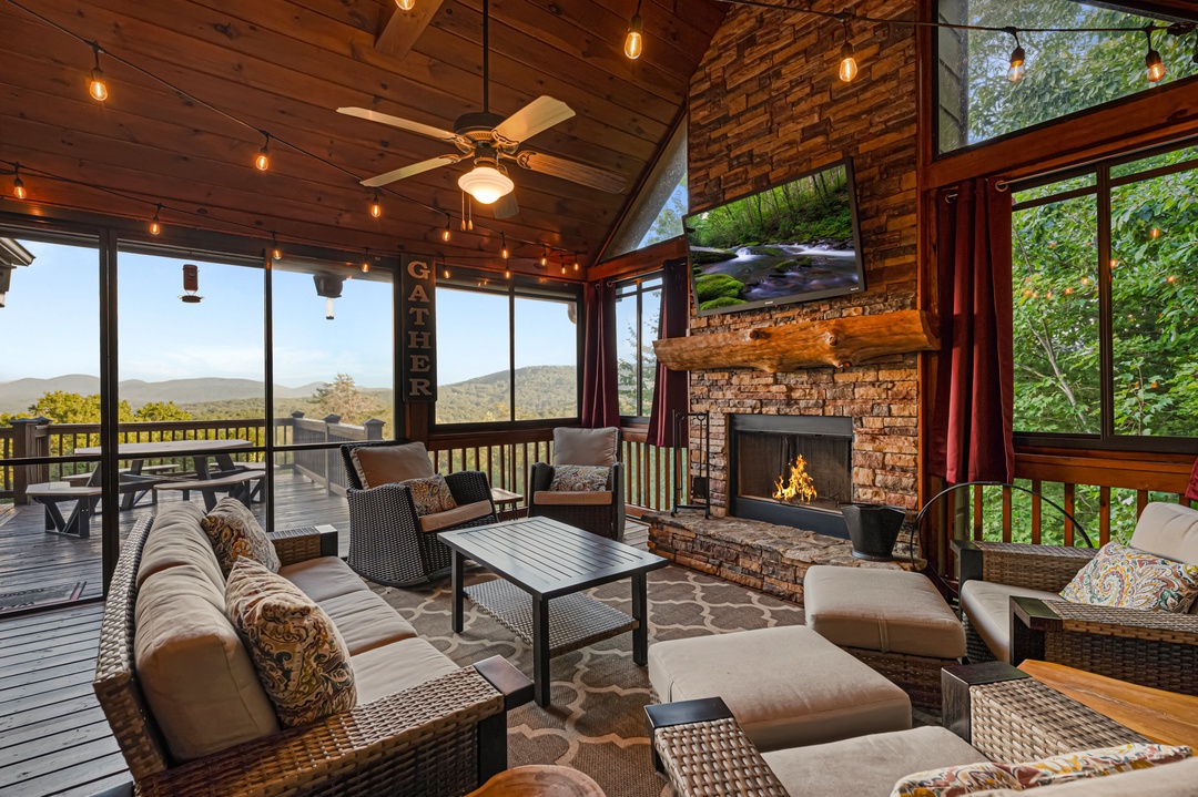 God's View - Entry Level Deck With Screened-In Porch