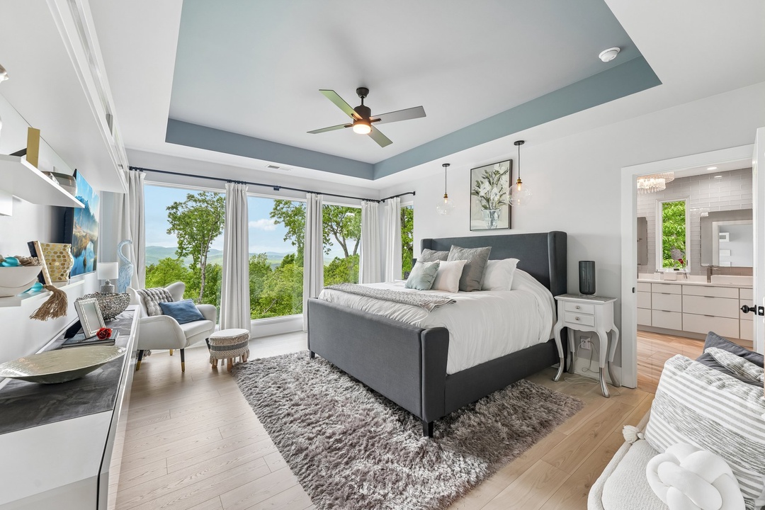 Casa del Sueno - Entry Level King Suite