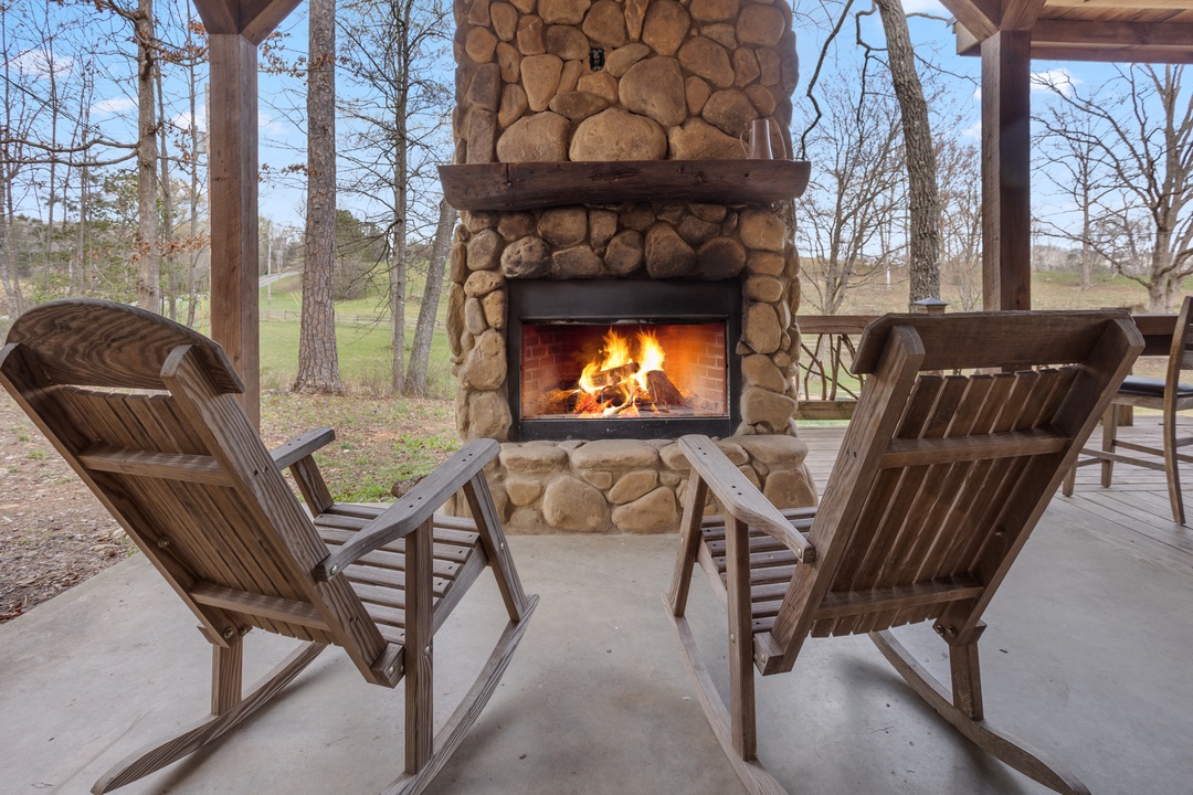Dandelion Delight - Covered Outdoor Entertainment Area