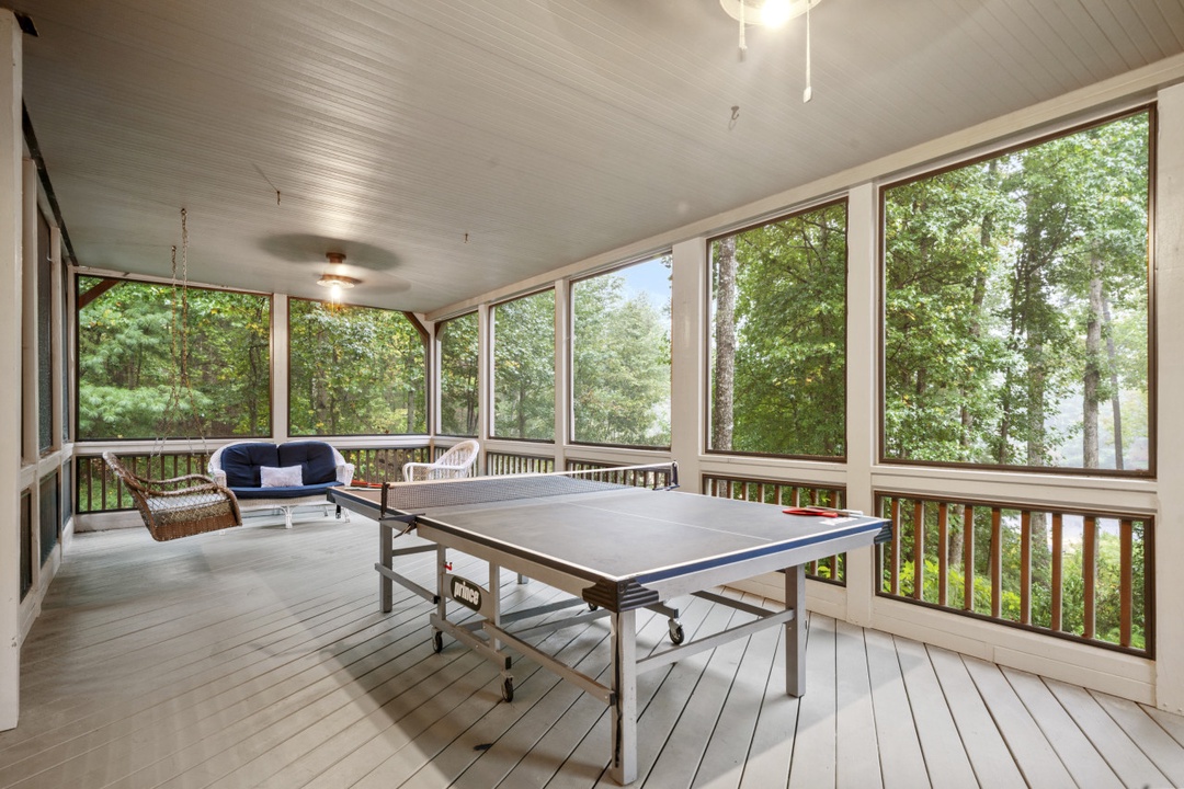 Ridgeview Retreat - Lower Level Deck