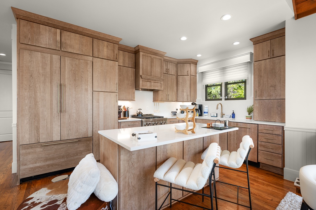 High Alibi - Entry Level Fully Equipped Kitchen