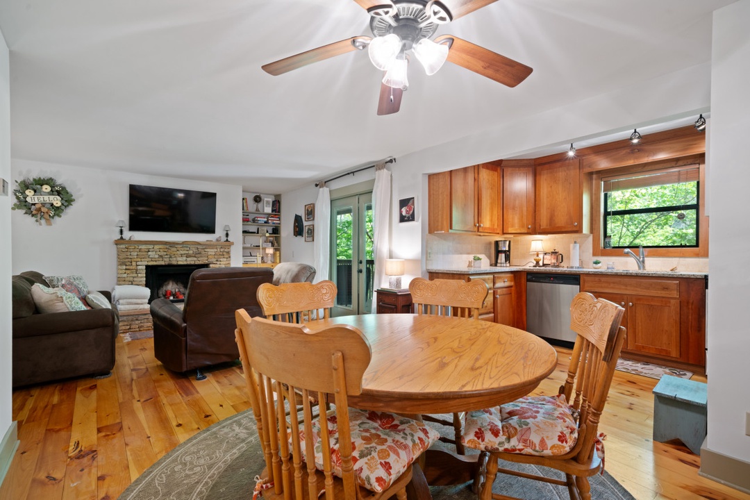 Cozy Corner - Open Concept Condo