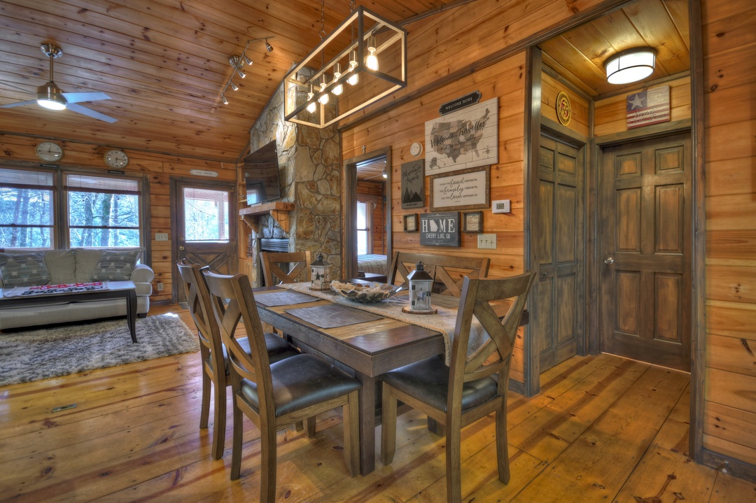 Traveller - Dining Table